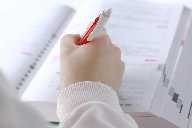 登録販売者とは 資格を取るまでの勉強時間